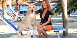 Il Ministro del turismo Michela vittoria Brambilla nella spiaggia per cani di Albissola Marina